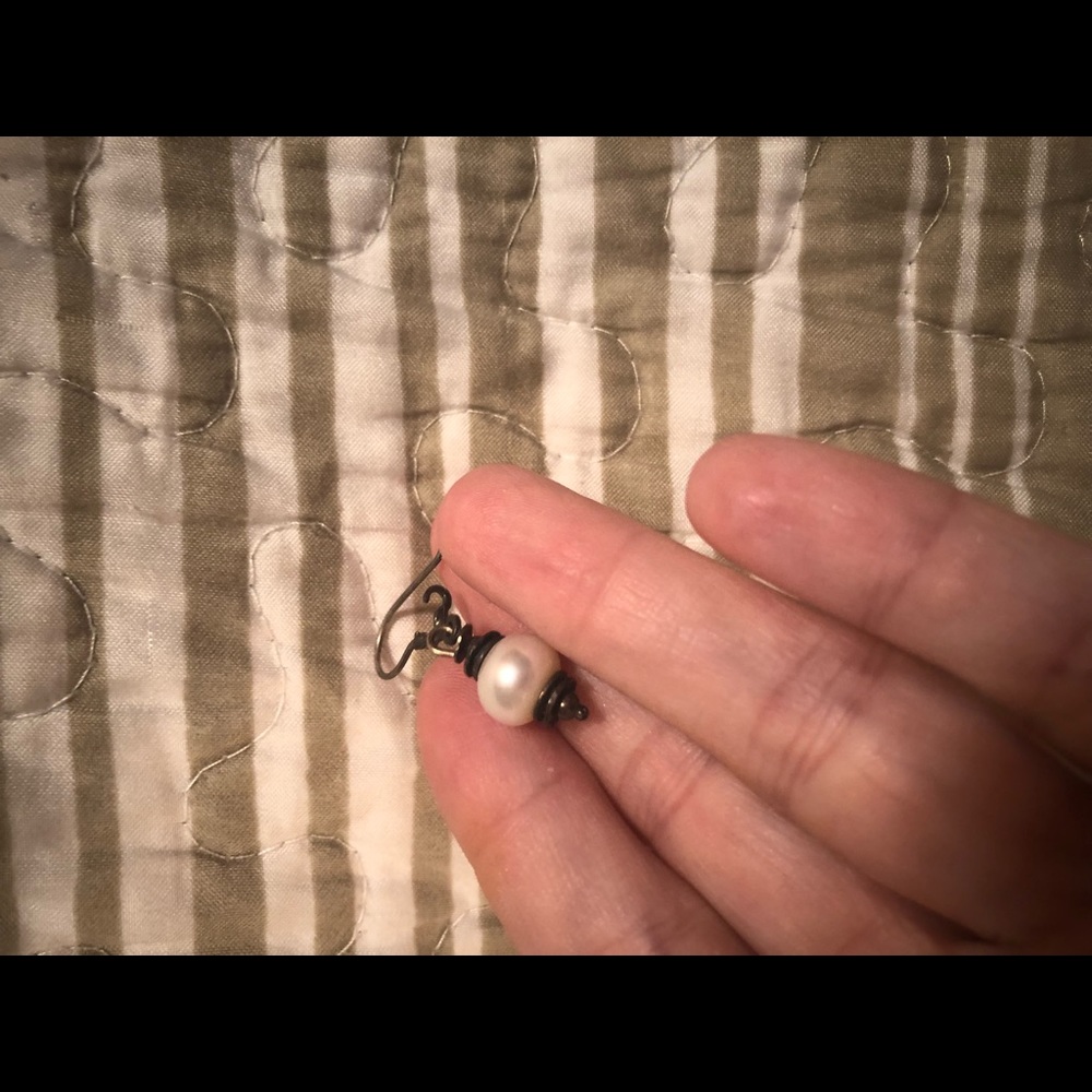 Silpada dangling pearl earrings